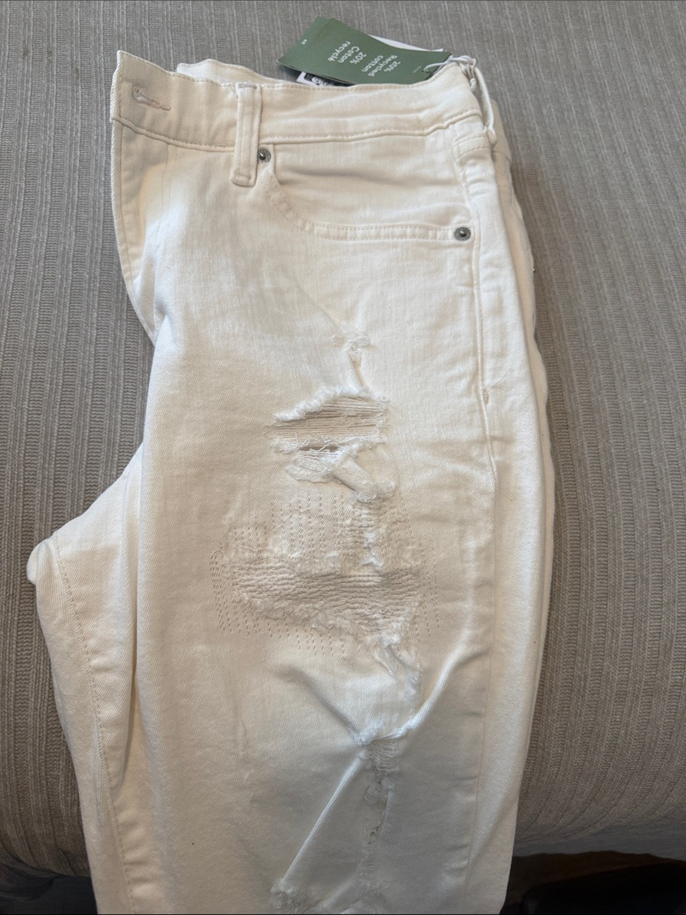 H&M Women’s White Distressed Skinny Jeans